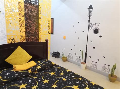Comfy and Affordable Transient Room Near NAIA 3 .